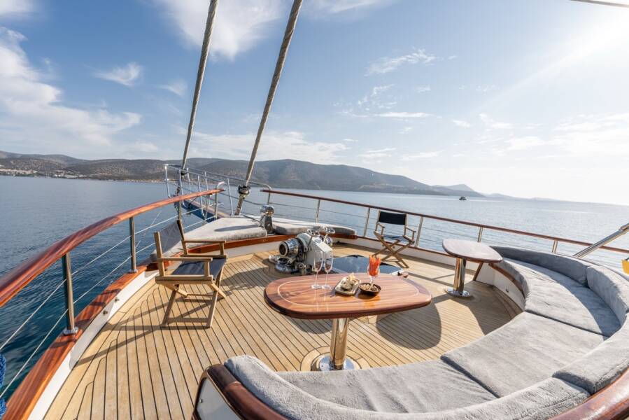 Gözdem The One Gözdem The One 