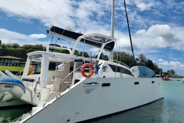 Island Spirit 410 Gauthai