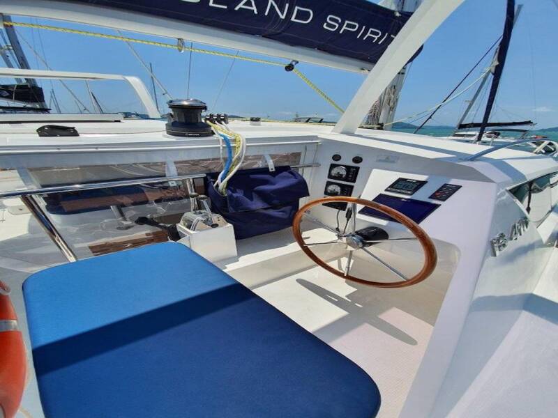 Island Spirit 410 Gauthai