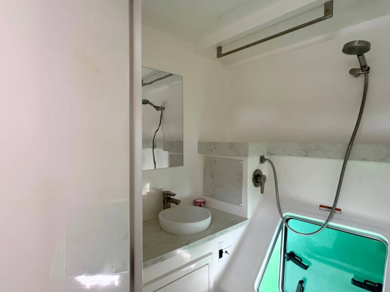 Island Spirit 410 Gauthai