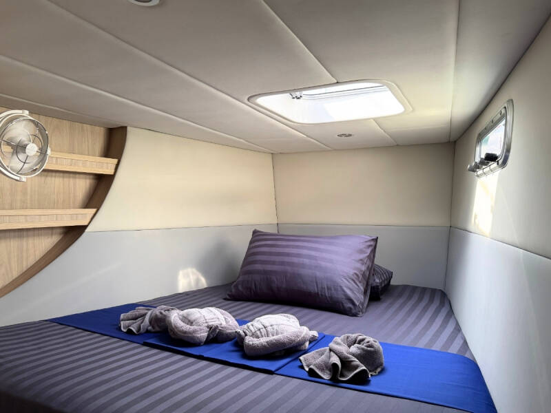 Island Spirit 410 Isle Phantom