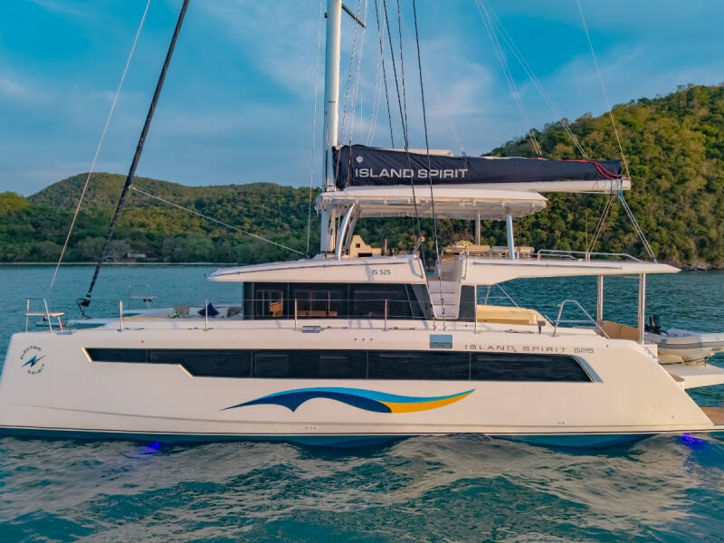 Island Spirit 525E IS525 Electric Catamaran