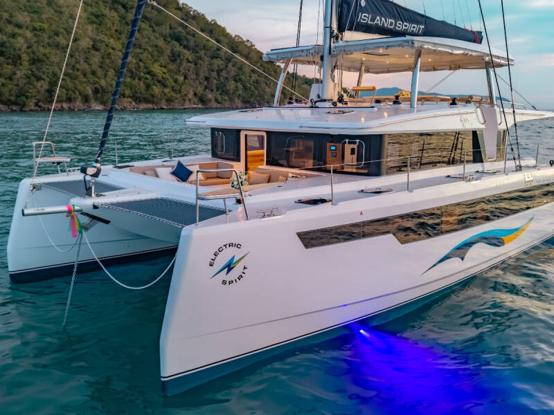 Island Spirit 525E IS525 Electric Catamaran