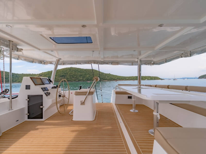 Island Spirit 525E IS525 Electric Catamaran