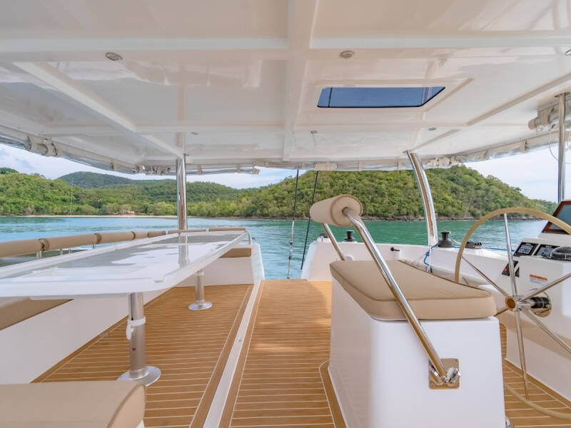 Island Spirit 525E IS525 Electric Catamaran