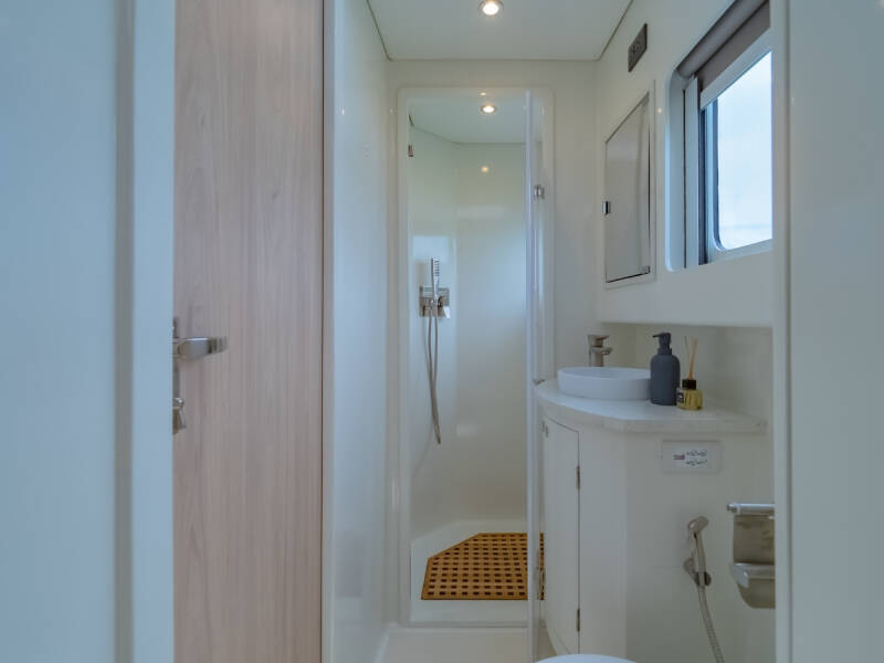 Island Spirit 525E IS525 Electric Catamaran