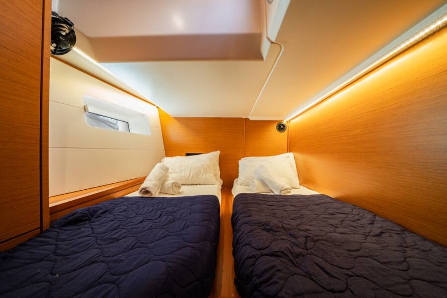 Jeanneau 54 Celena IV