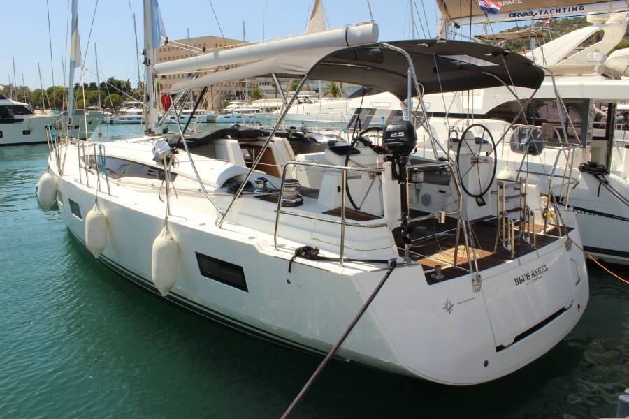 Jeanneau 54 Blue Angel