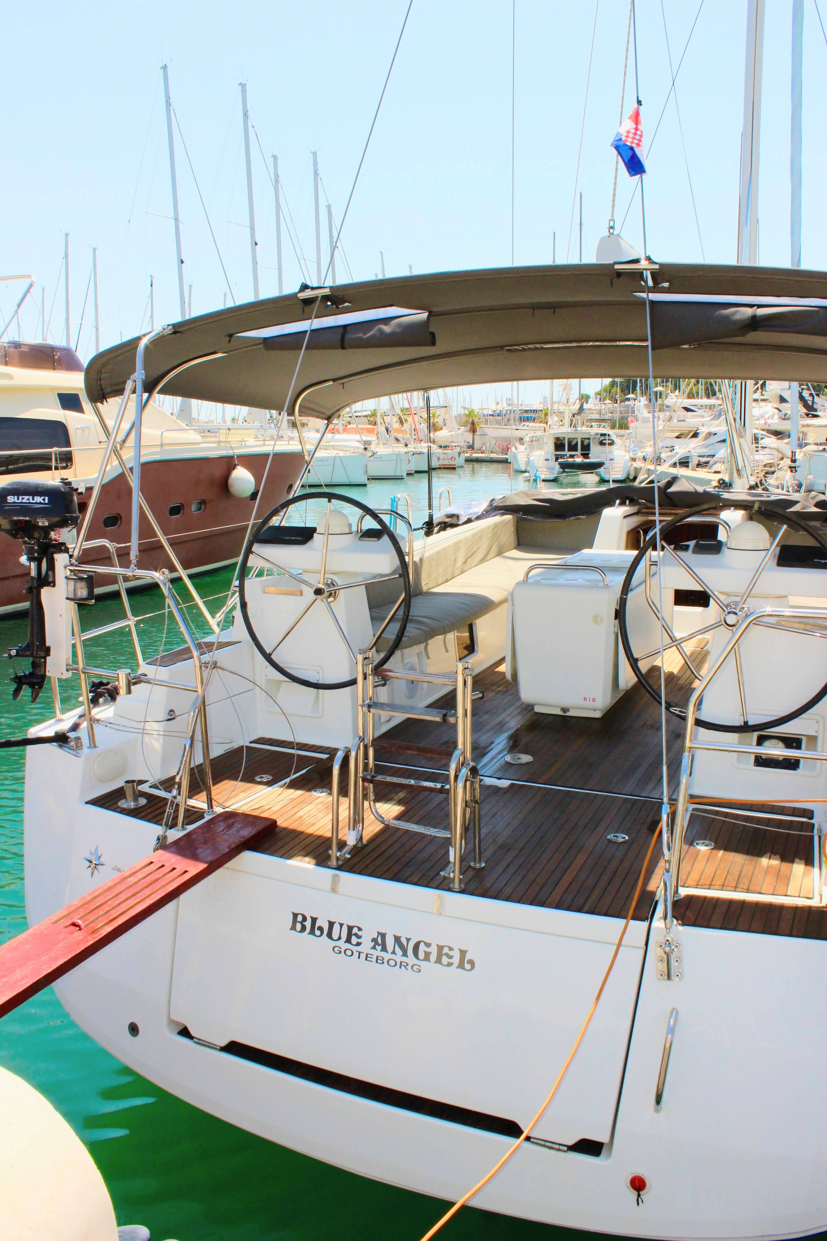 Jeanneau 54 Blue Angel