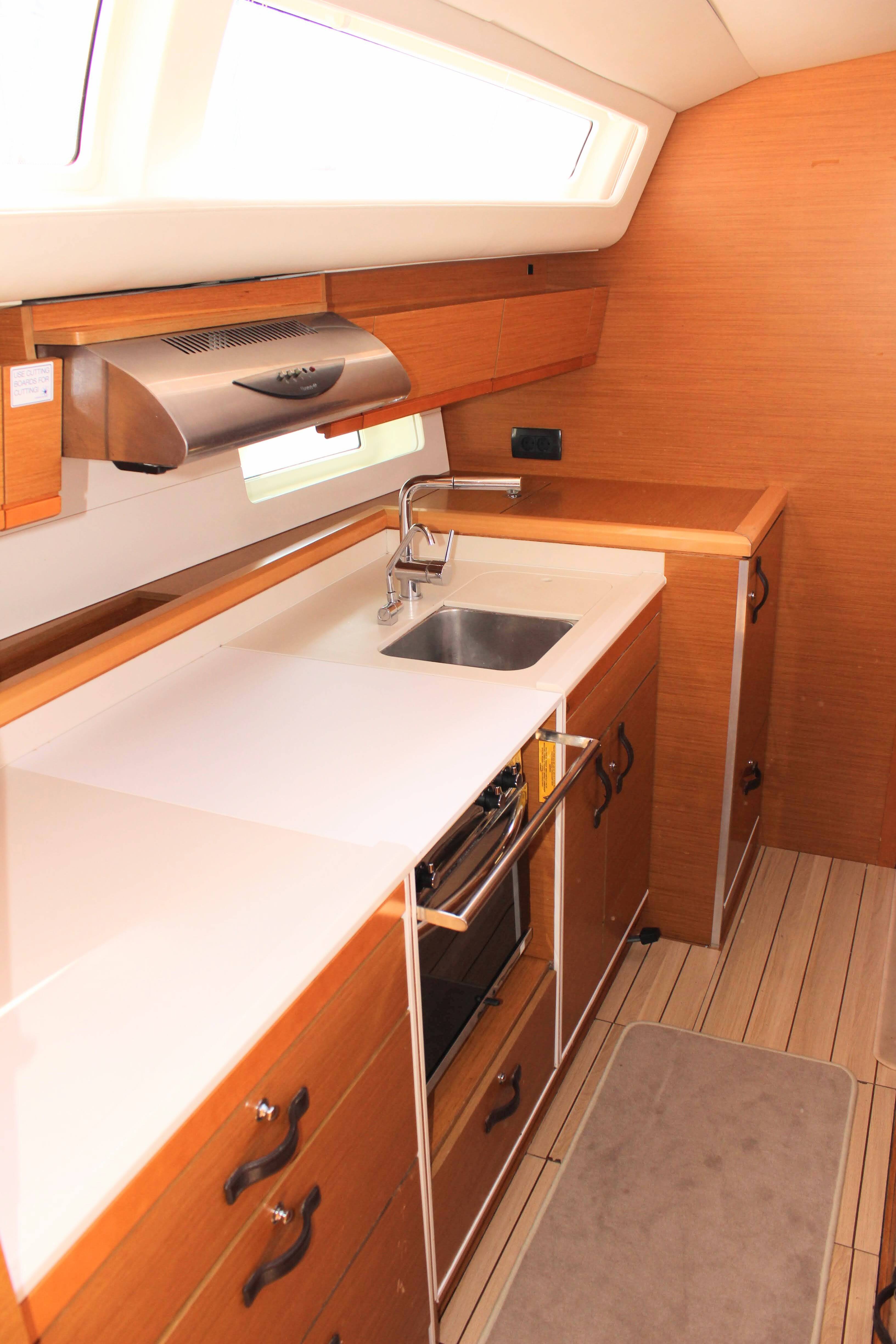 Jeanneau 54 Blue Angel