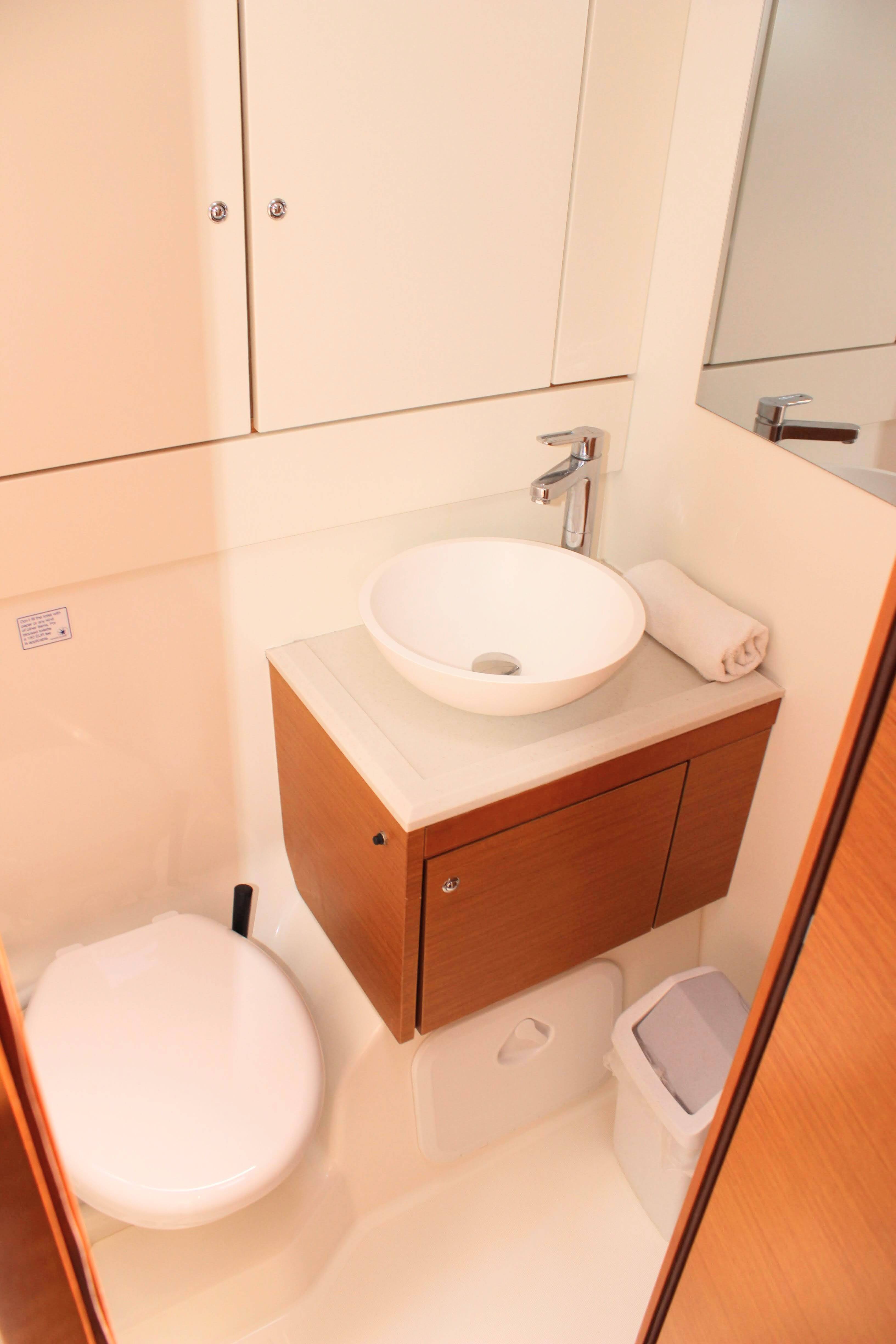 Jeanneau 54 Blue Angel