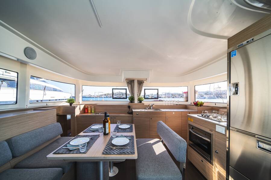 Lagoon 38 Alma Breeze