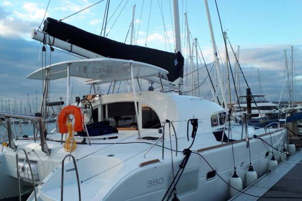 Lagoon 380 BUTTERFLY