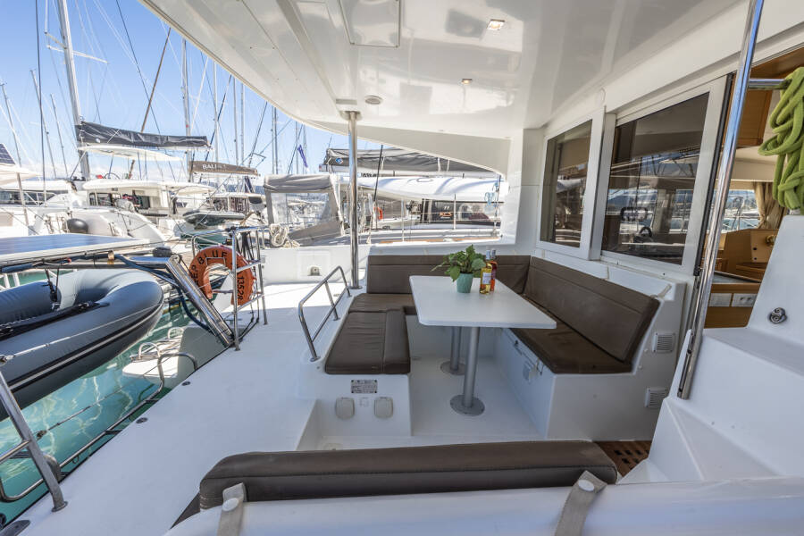 Lagoon 39 Deep Blue