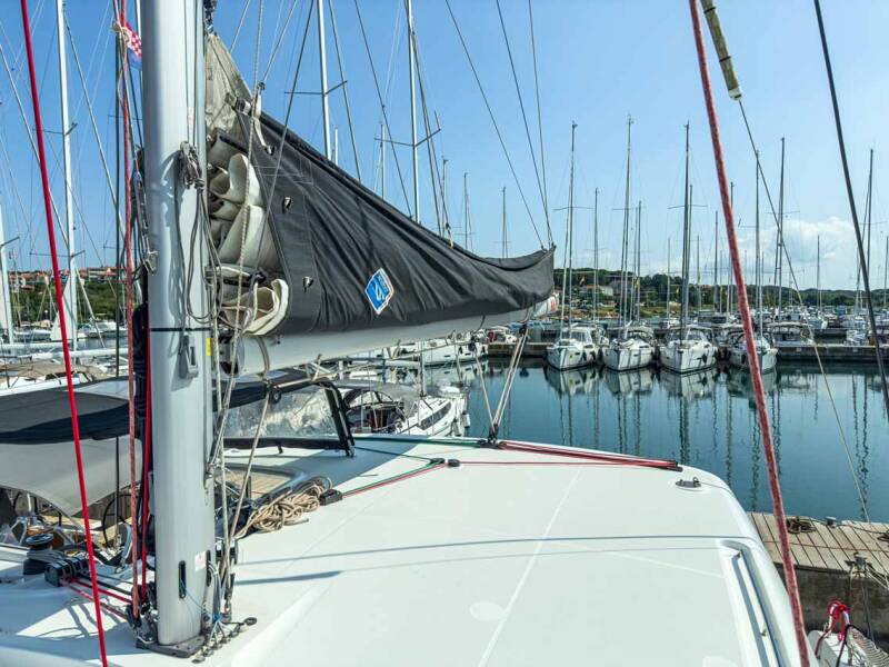Lagoon 40 Blue