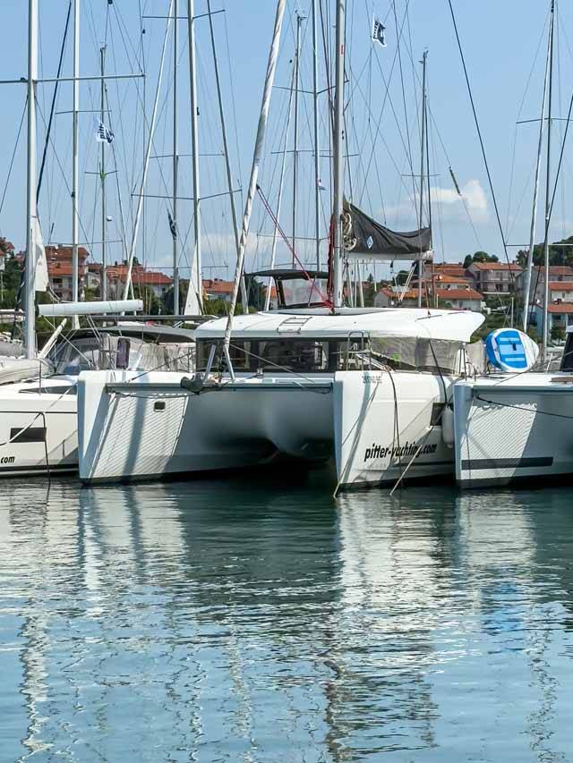 Lagoon 40 Blue