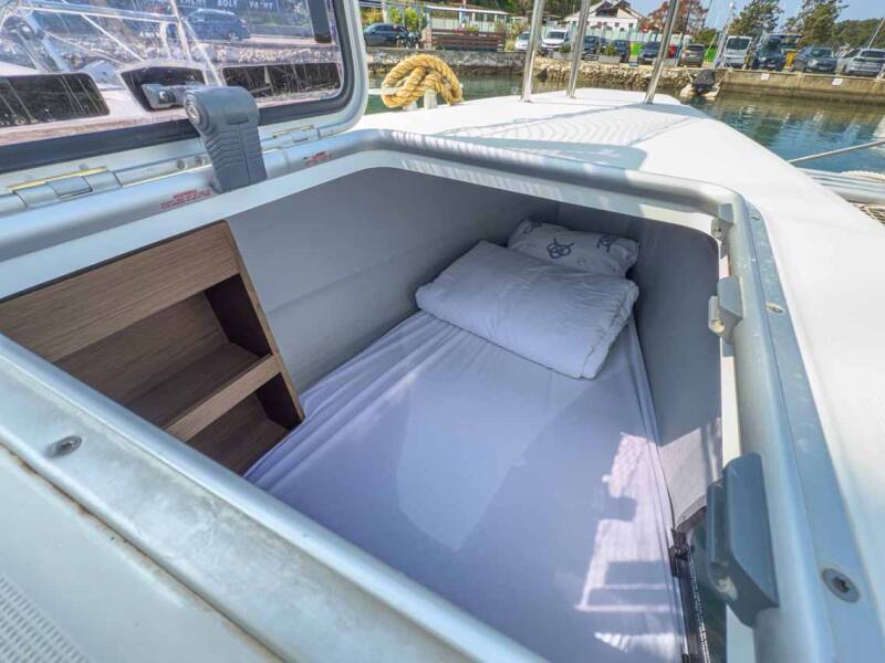 Lagoon 40 Blue
