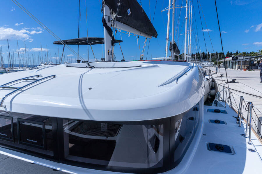 Lagoon 40 Sailor Moon