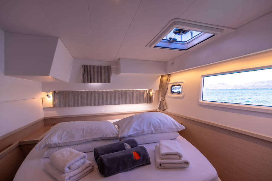 Lagoon 42 OW Find Us