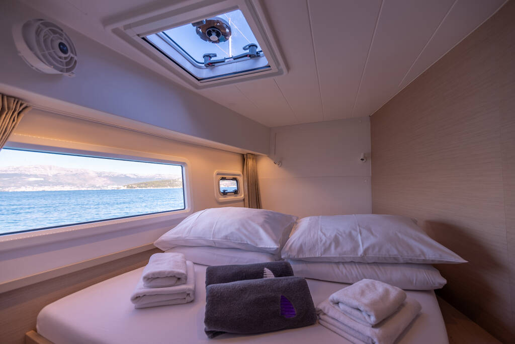 Lagoon 42 OW Find Us