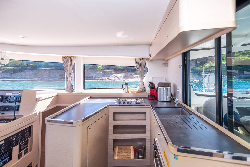 Lagoon 42 OW Find Us