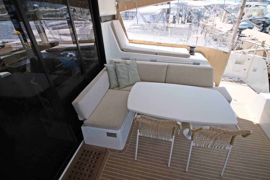 Lagoon 42 OW Sailing Breeze