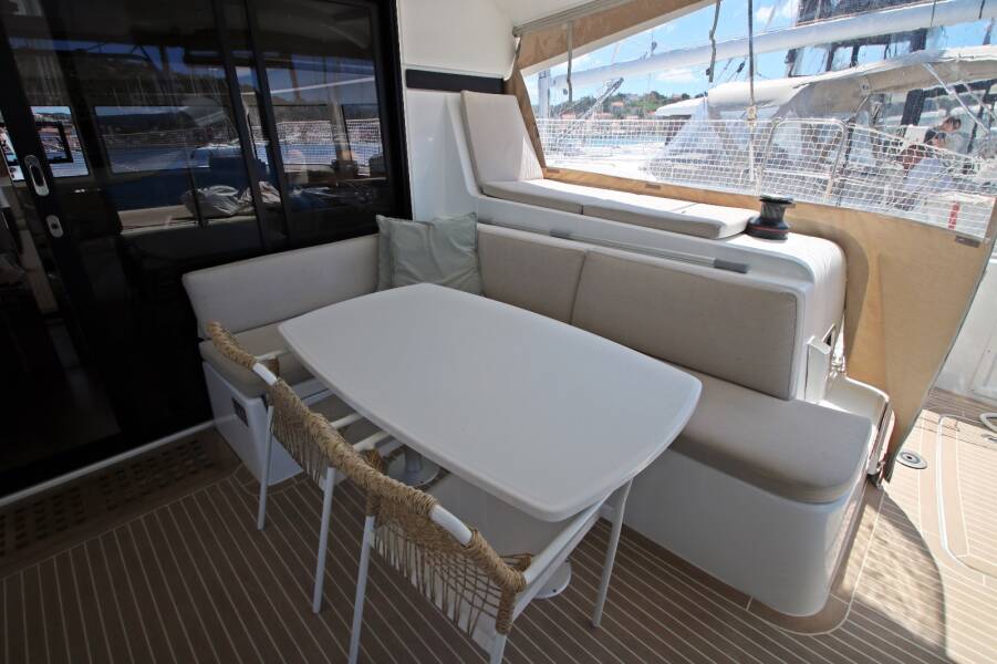 Lagoon 42 OW Sailing Breeze