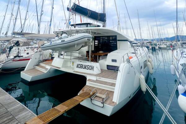 Lagoon 42 Kobukson