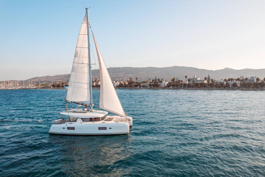 Lagoon 42 Plous