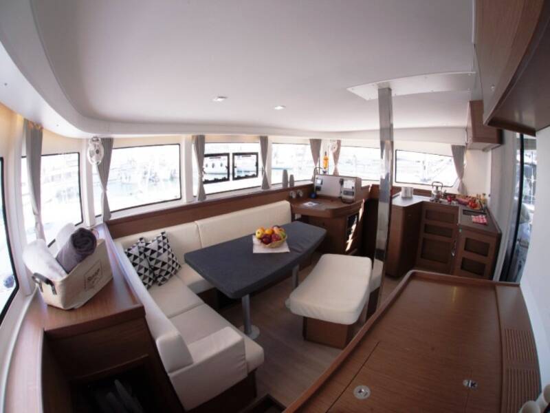 Lagoon 42 Stolos