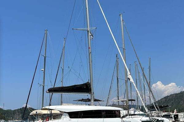 Lagoon 42 Sail Electra