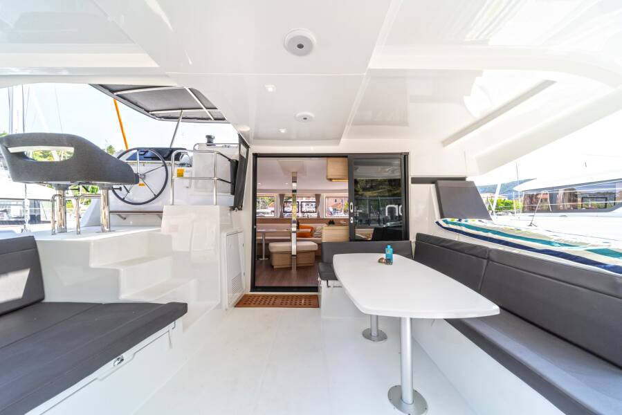 Lagoon 42 First Dance