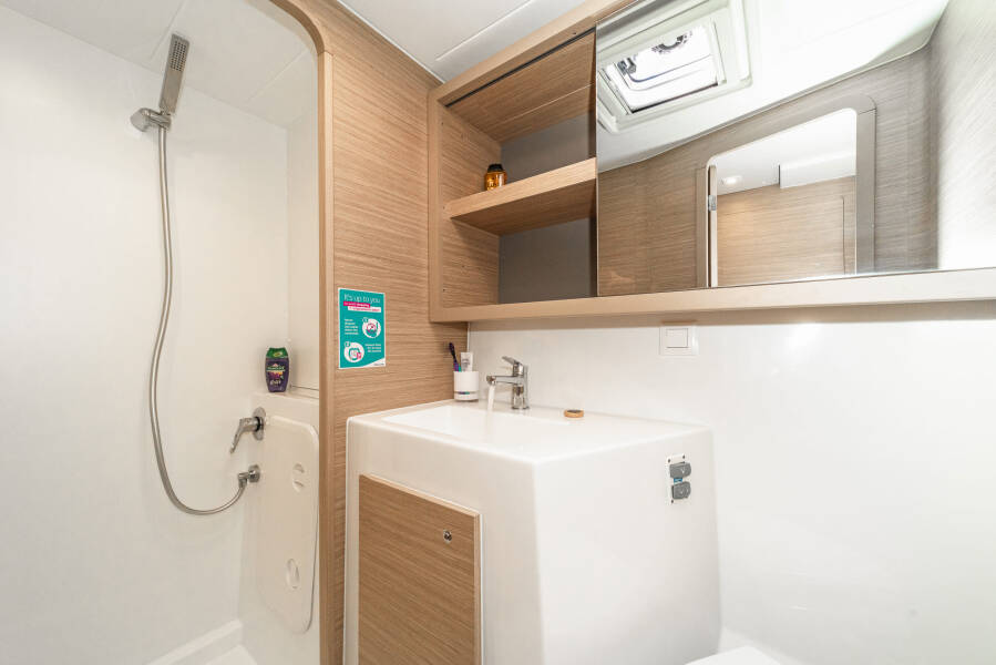 Lagoon 42 First Dance