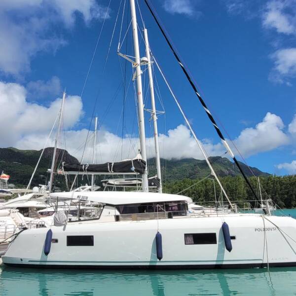 Lagoon 42 Best Love