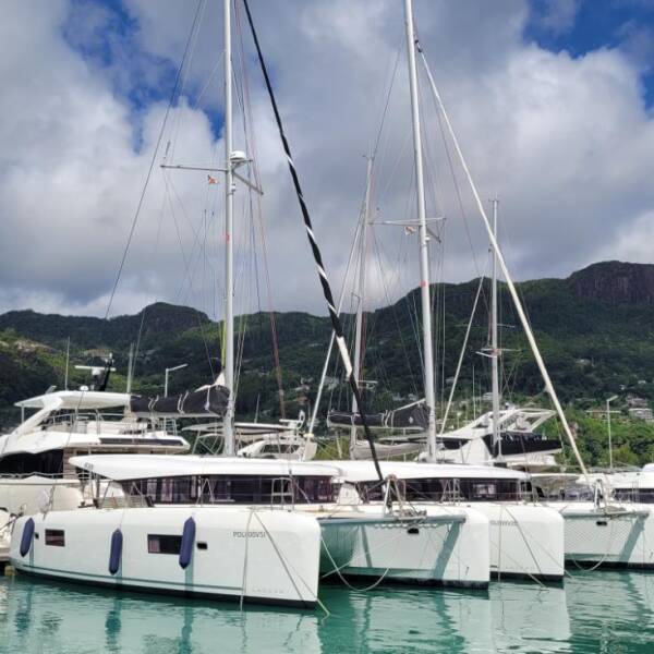 Lagoon 42 Best Love