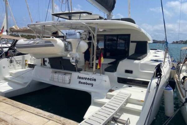 Lagoon 42 Laurencia