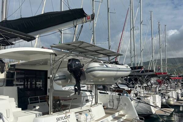Lagoon 42 Skylight