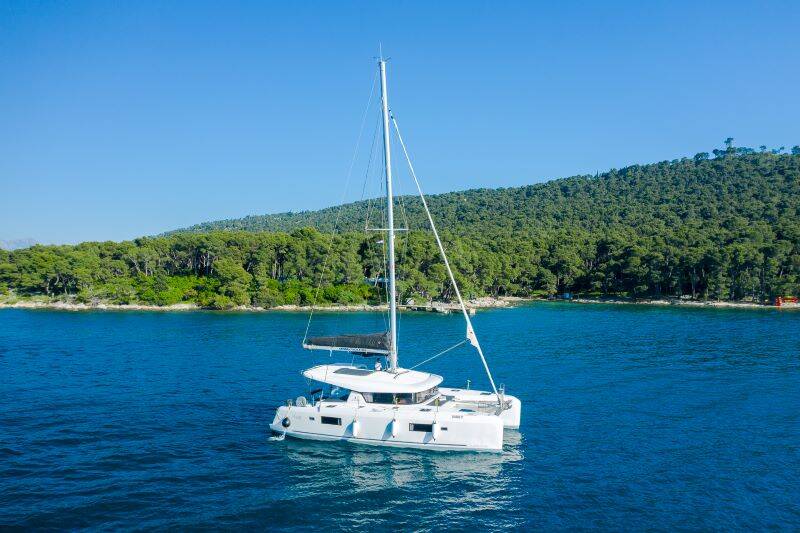 Lagoon 42 Brattia