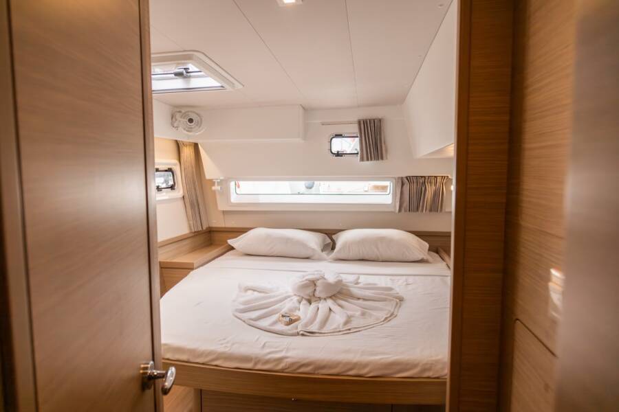 Lagoon 42 Golden Bride