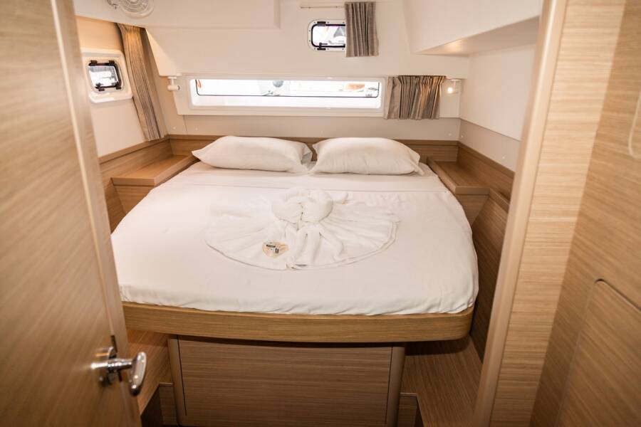 Lagoon 42 Golden Bride