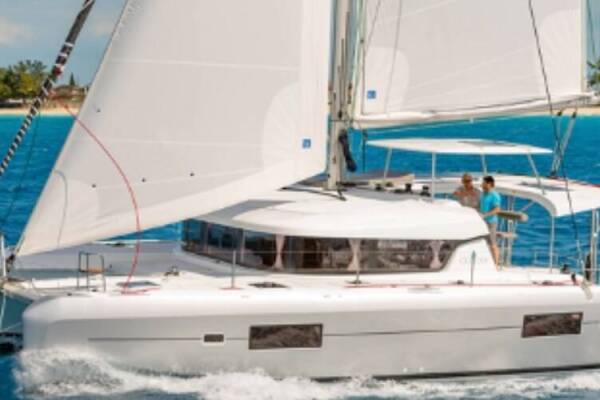 Lagoon 42 Double Trouble