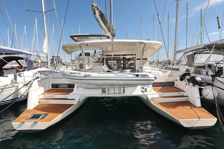 Lagoon 42 Bolubo