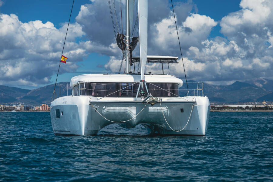 Lagoon 42 Moonlight