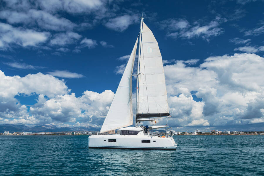 Lagoon 42 Moonlight