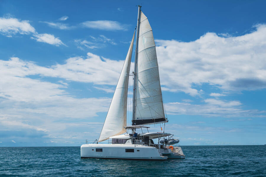 Lagoon 42 Moonlight