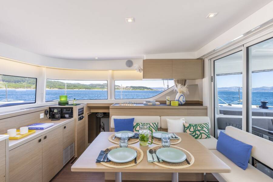Lagoon 43 Fox