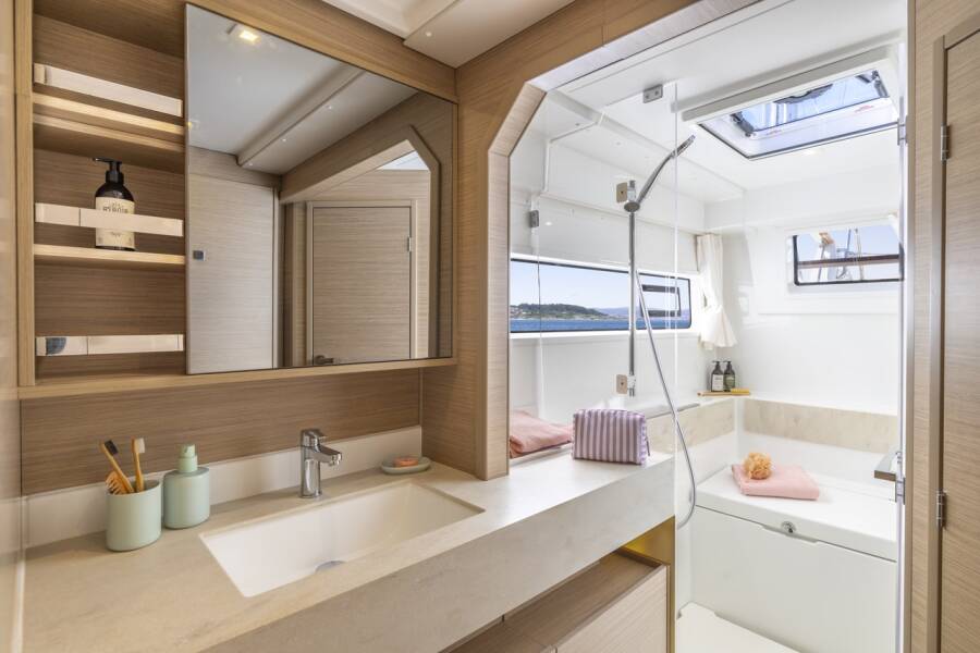 Lagoon 43 Fox