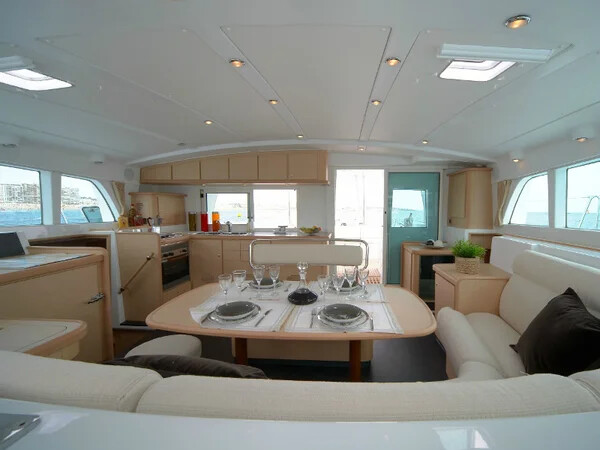 Lagoon 440 Strawberry