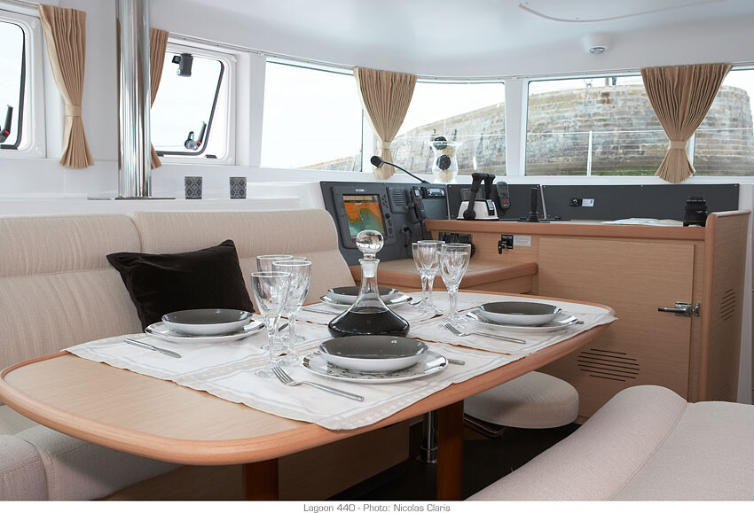 Lagoon 440 Strawberry