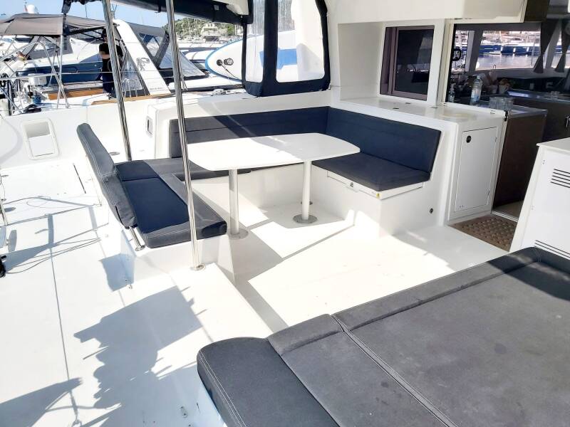 Lagoon 450 F Red Twin